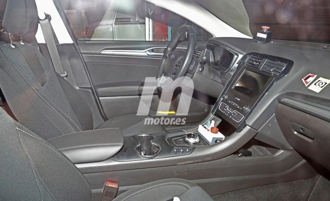 Ford Mondeo 2019 - foto espía interior Ford Mondeo 2019 - foto espía interior