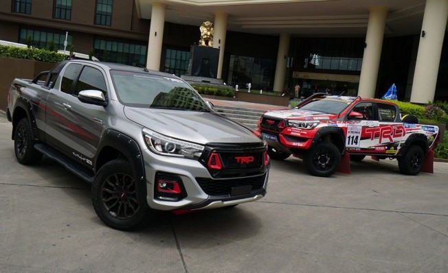 Toyota Hilux Black Rally Edition Toyota Hilux Black Rally Edition