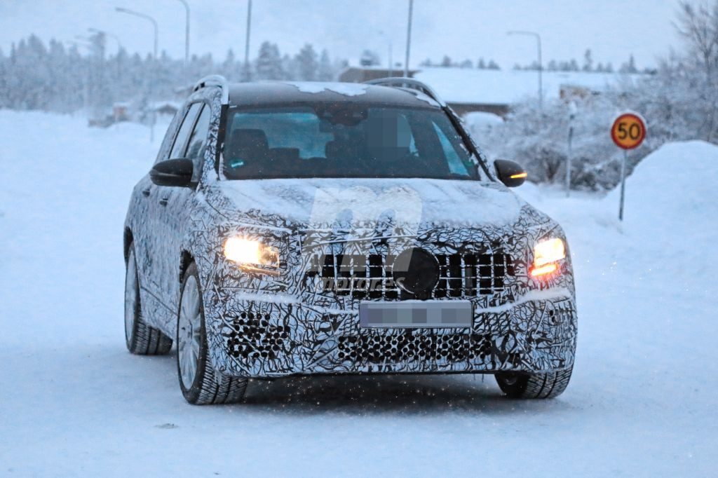 mercedes-amg-glb-35-4-matic-fotos-espia-
