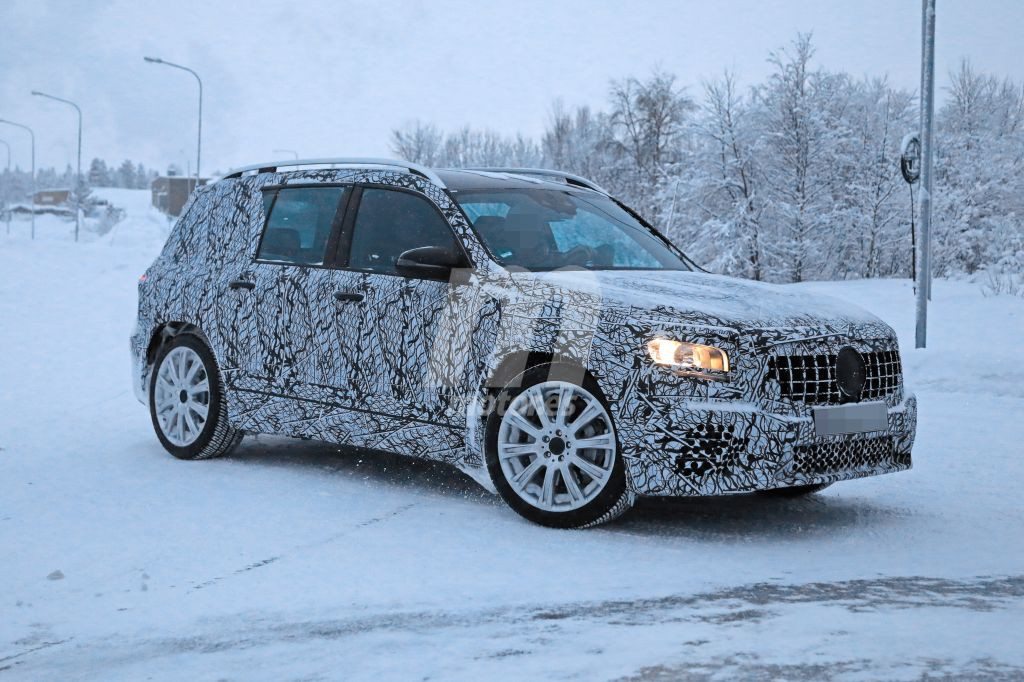 mercedes-amg-glb-35-4-matic-fotos-espia-