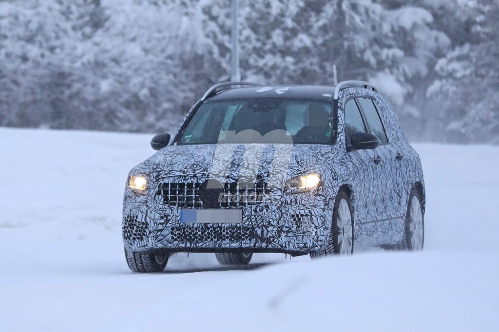 mercedes-amg-glb-35-4-matic-fotos-espia-