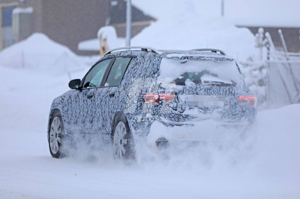 mercedes-amg-glb-35-4-matic-fotos-espia-