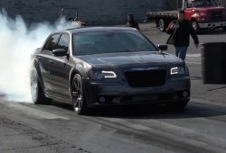 Este es el Chrysler 300 Hellcat Twin Turbo que FCA no quiso fabricar
