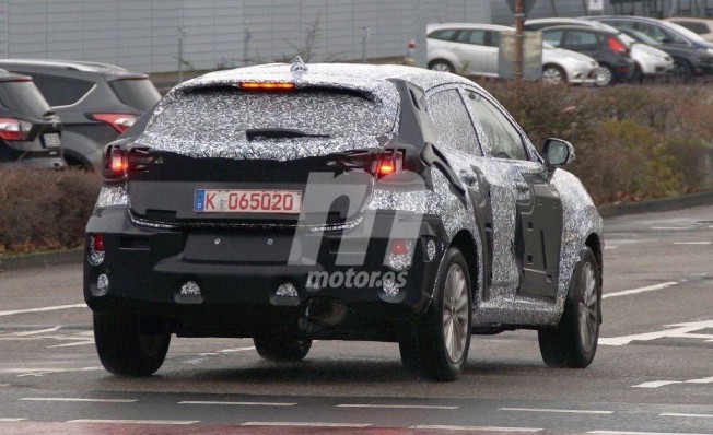 Ford Fiesta SUV - foto espía posterior Ford Fiesta SUV - foto espía posterior