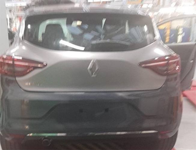 Renault Clio 2019 - foto espÃ­a posterior
