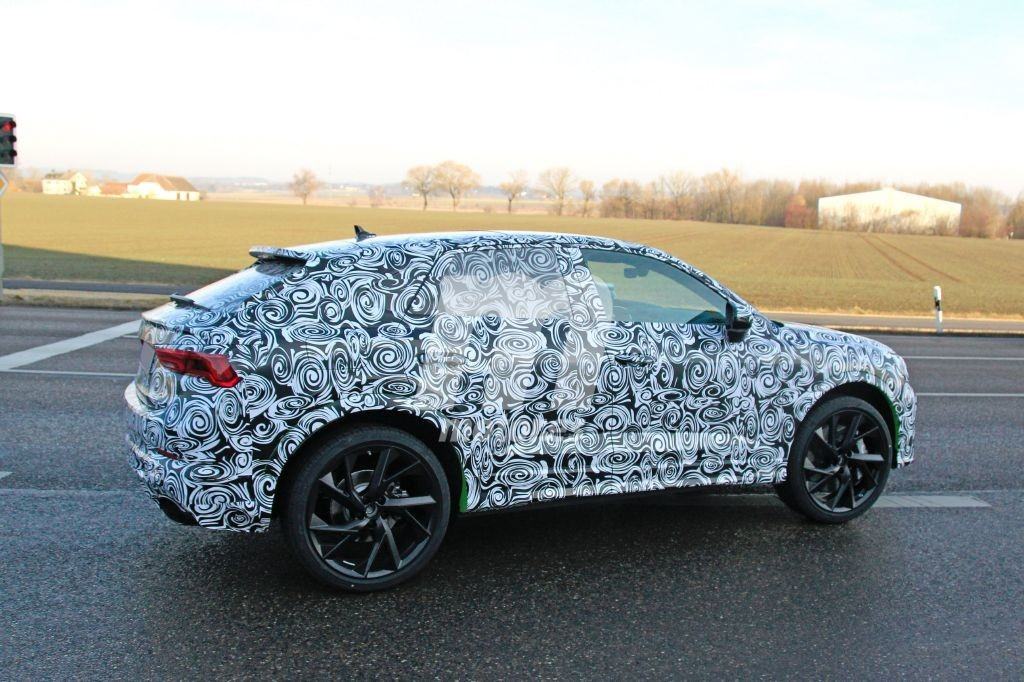audi-rs-q4-fotos-espia-201954744_5.jpg