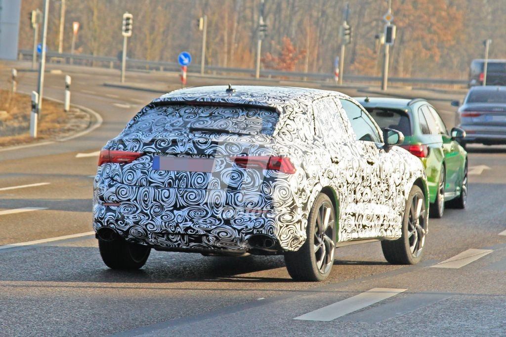 audi-rs-q4-fotos-espia-201954744_8.jpg