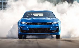 El brutal Chevrolet Camaro eCOPO concept se desboca en la pista
