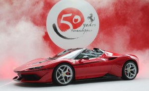 Uno de los raros Ferrari J50 de edición limitada aparece a estrenar