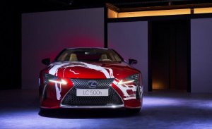 Lexus utiliza el nuevo LC 500h como un lienzo de pintura para el concurso Art Car