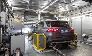 La reducción de emisiones de Mercedes pasa por una electrificación a tres niveles