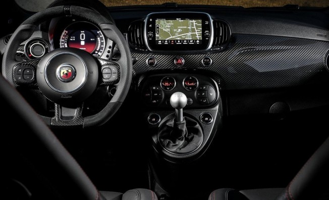 Abarth 595 esseesse - interior Abarth 595 esseesse - interior