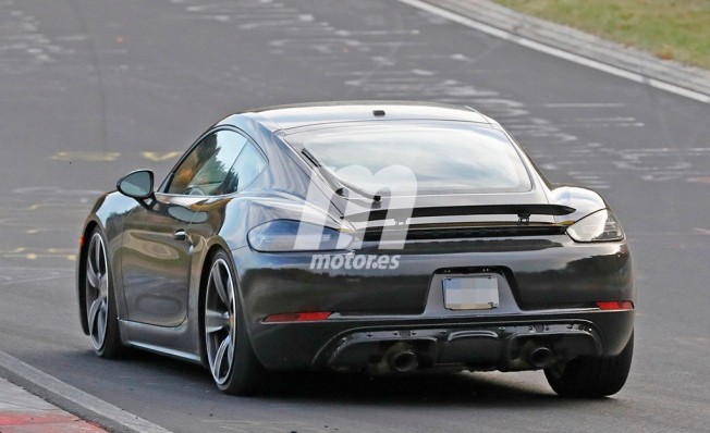 Porsche 718 Cayman GT4 Touring Package - foto espía posterior Porsche 718 Cayman GT4 Touring Package - foto espía posterior
