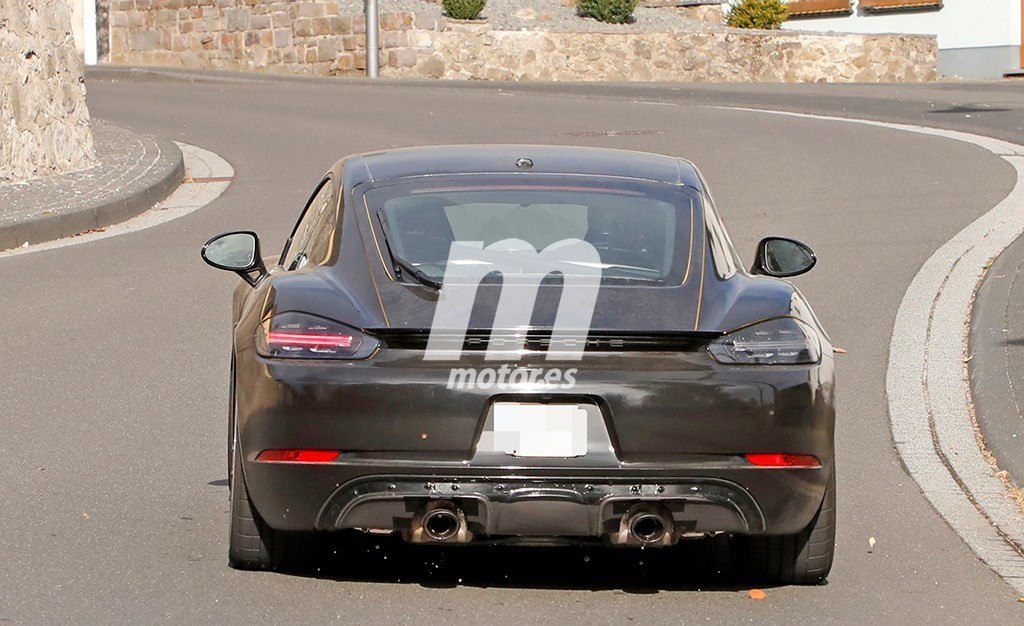 porsche-718-cayman-gt4-touring-package-f