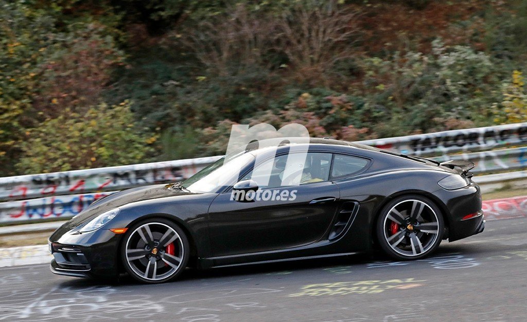 porsche-718-cayman-gt4-touring-package-f