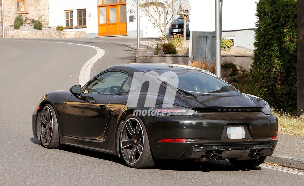 porsche-718-cayman-gt4-touring-package-f