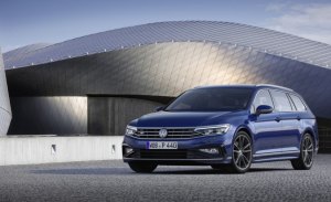 Volkswagen ofrecerá tres equipamientos, incluido el R-Line, en el nuevo Passat 2019
