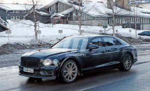 Cazamos el nuevo Bentley Flying Spur PHEV recargando sus baterías