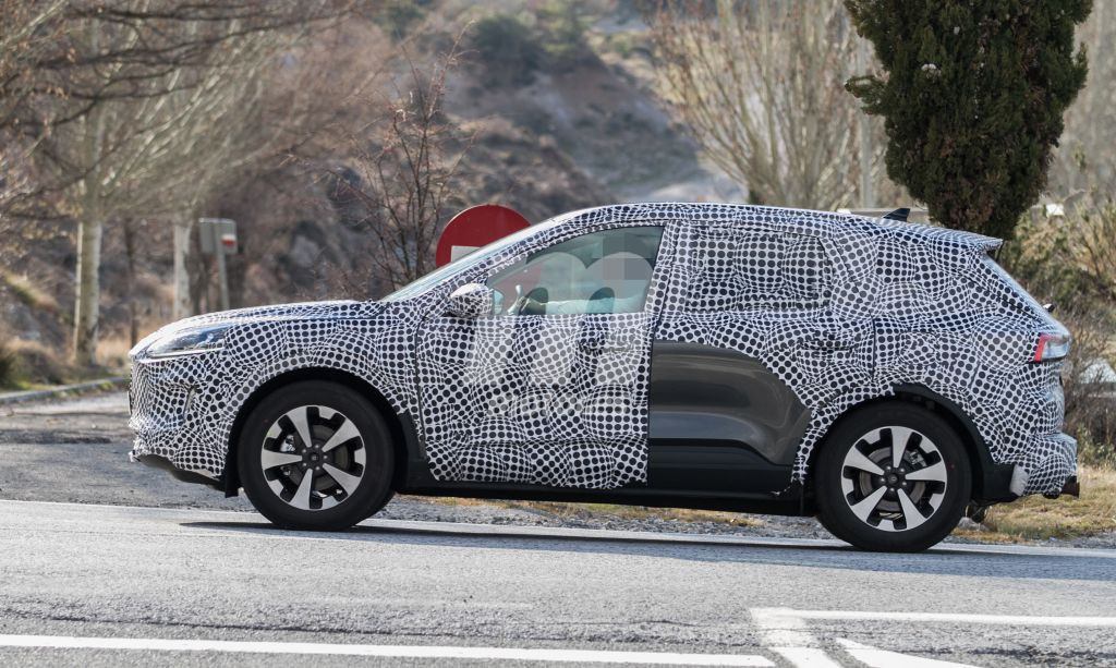 ford-kuga-7-plazas-fotos-espia-201955414