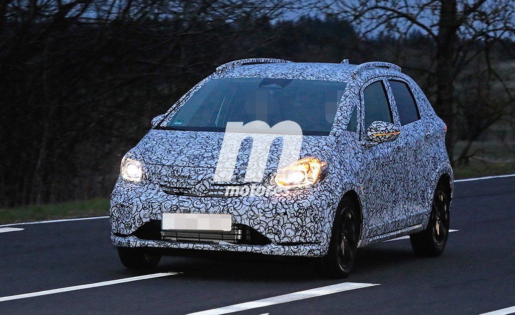 honda-jazz-crosstar-fotos-espia-20195592