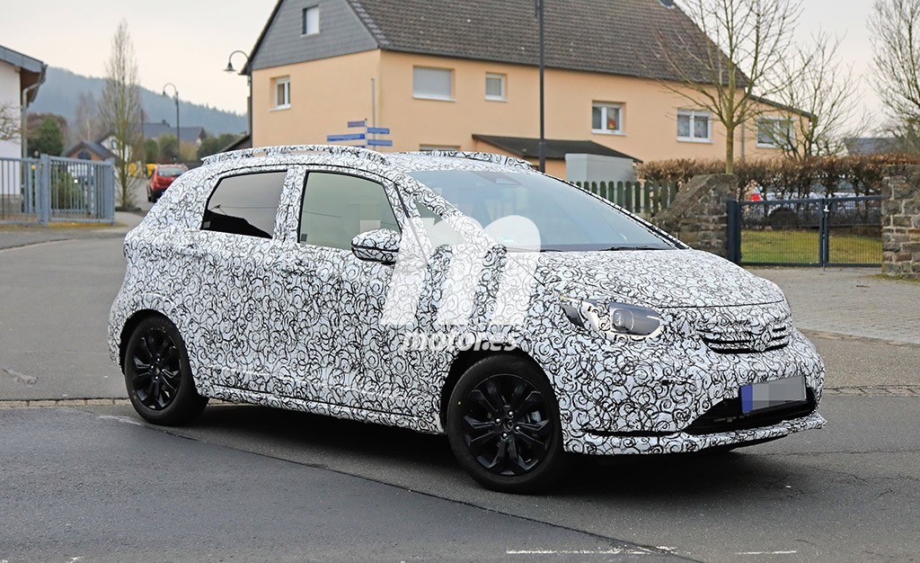 honda-jazz-crosstar-fotos-espia-20195592