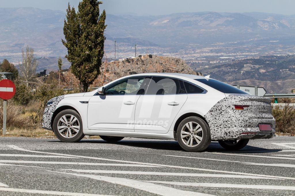 renault-talisman-facelift-fotos-espia-20