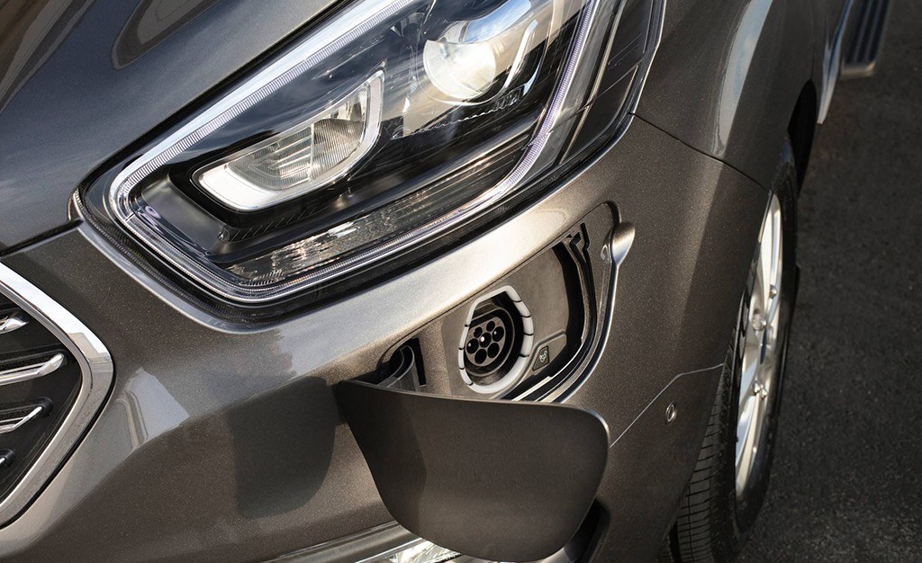 ford-tourneo-custom-plug-in-hybrid-20195