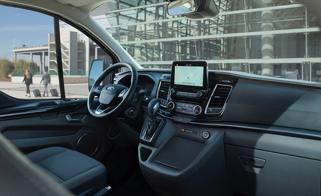 ford-tourneo-custom-plug-in-hybrid-20195